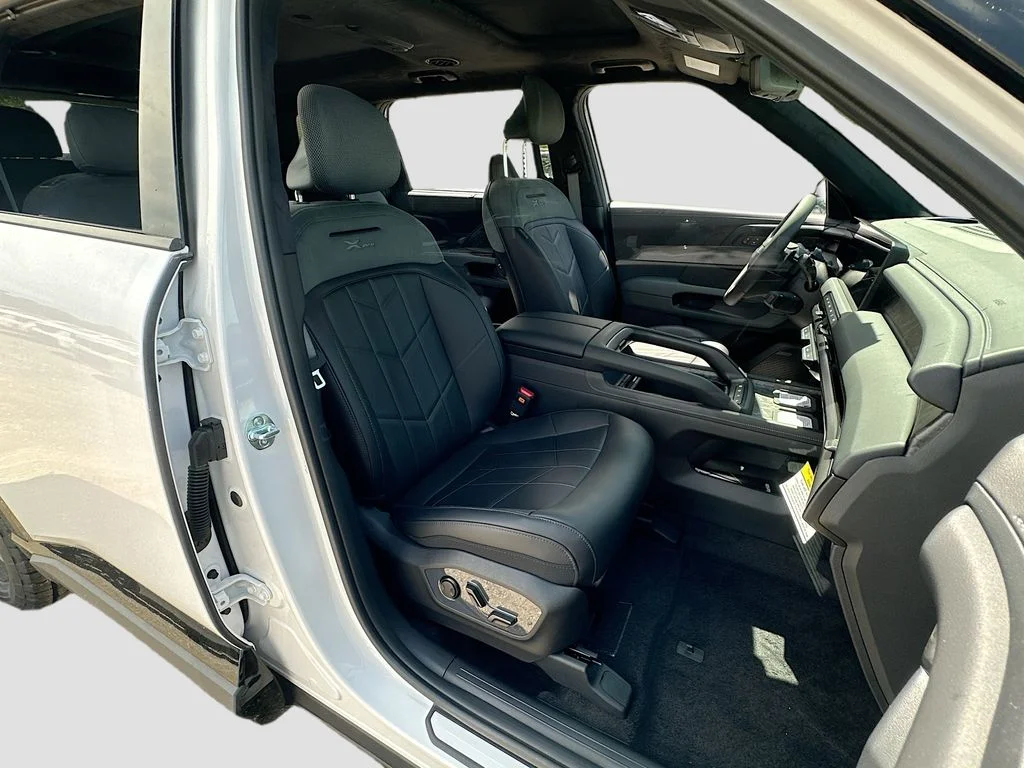 New 2027 Glacial White Kia X-Pro SX Prestige image 31