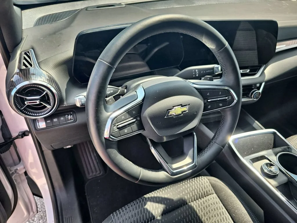 2026 Chevrolet Equinox LT - Photo 10