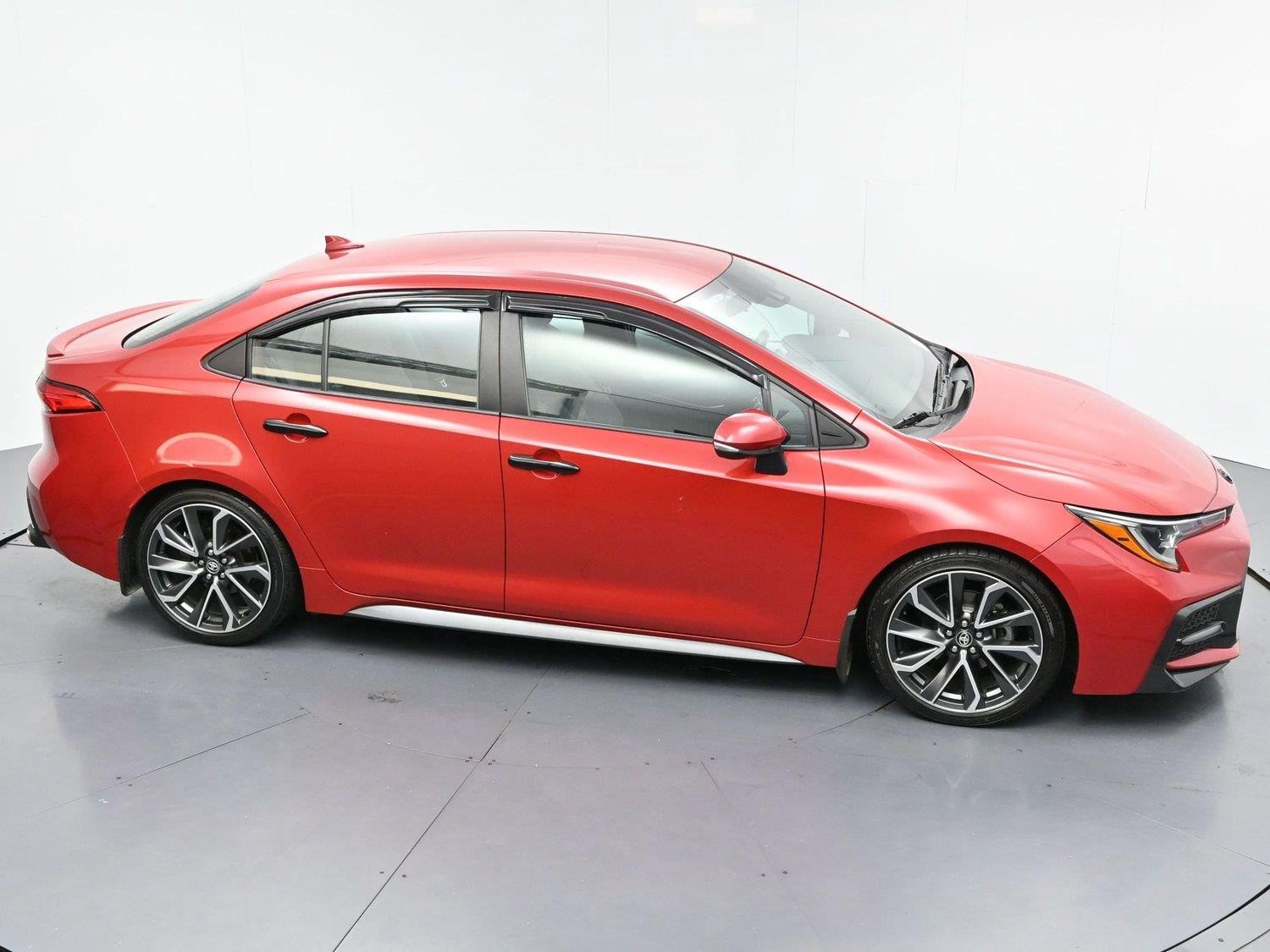 Used 2020 Barcelona Red Metallic Toyota SE image 34