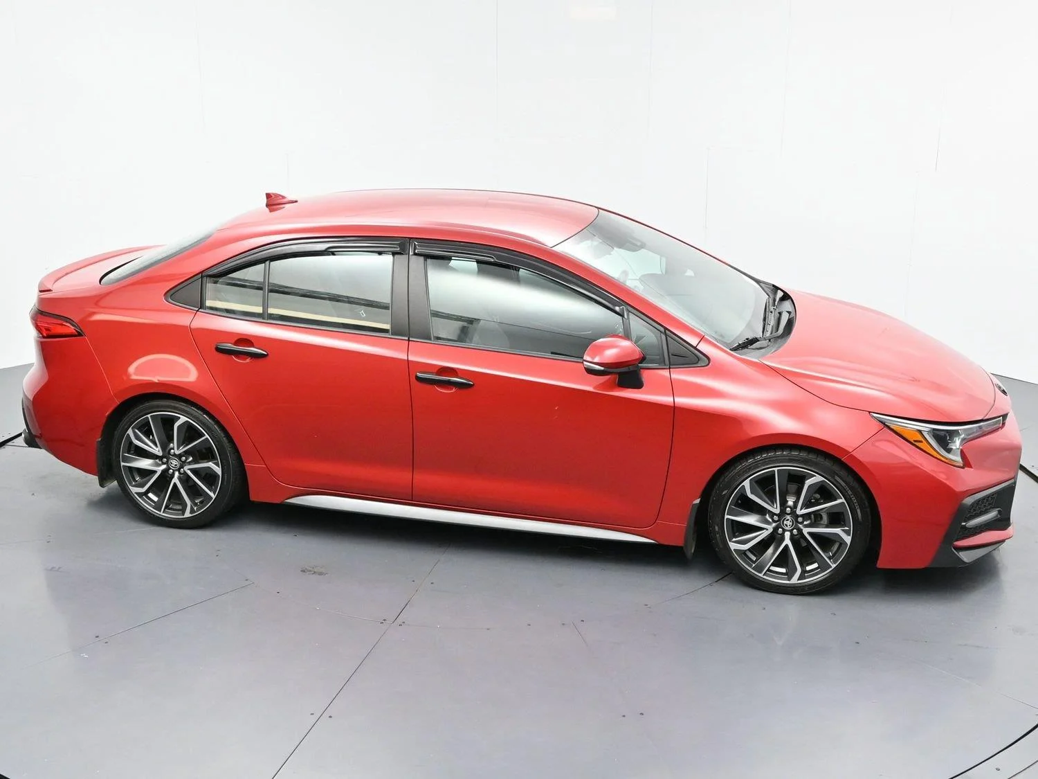 Used 2020 Barcelona Red Metallic Toyota SE image 34