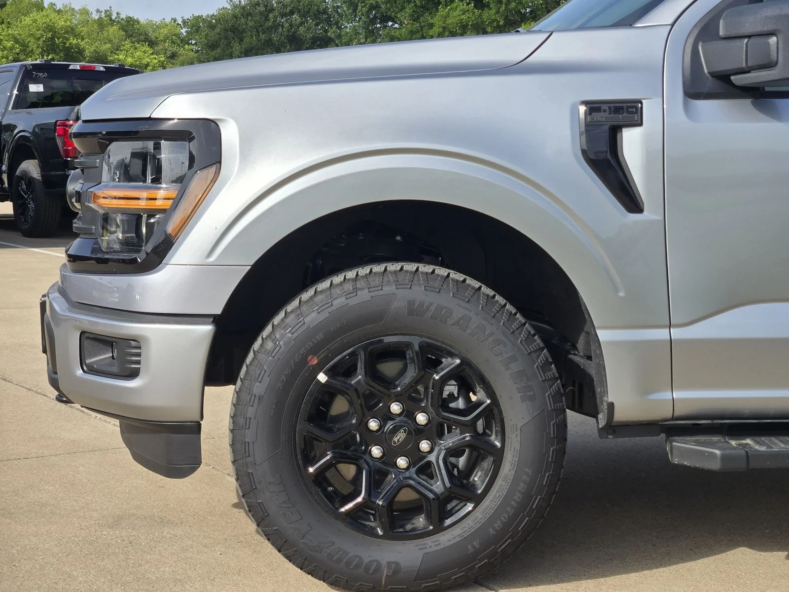 New 2026 Iconic Silver Metallic Ford XLT image 6