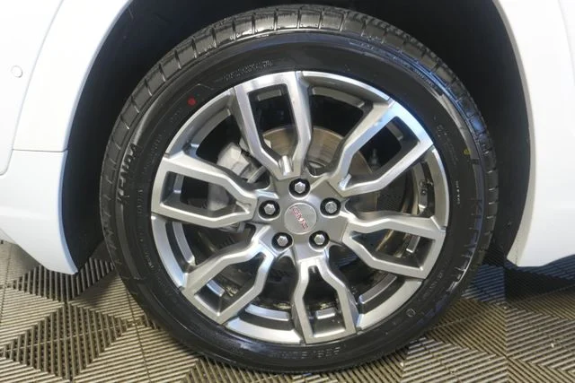 Used 2022 Summit White GMC Denali image 9