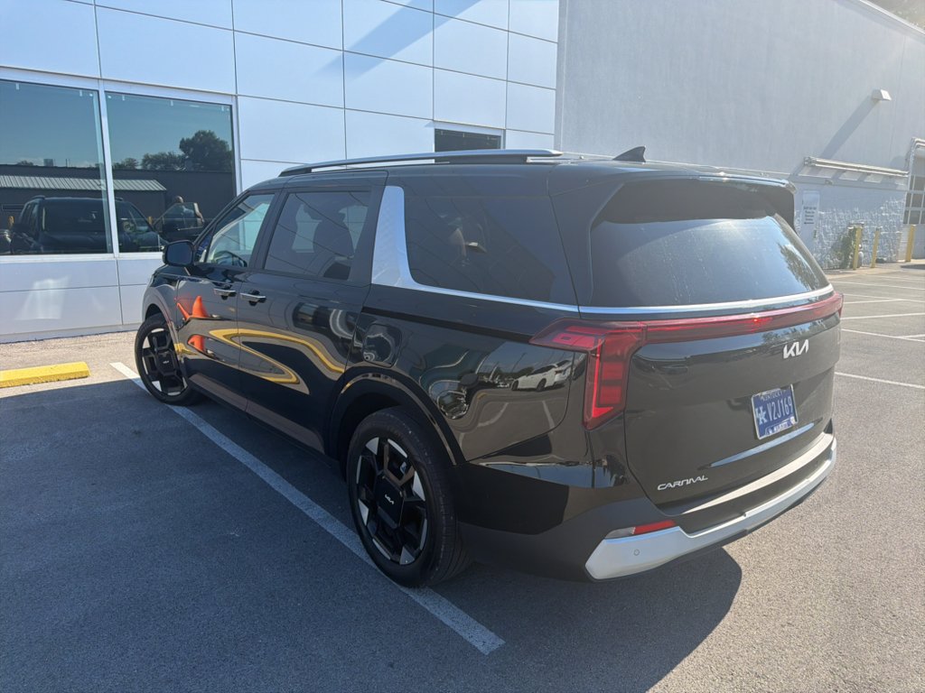 Used 2026 Aurora Black Pearl Kia EX image 5