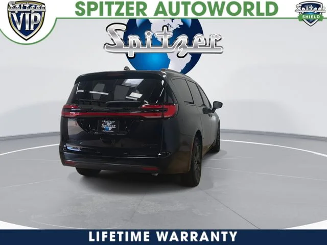 2026 Chrysler Pacifica Limited - Photo 9