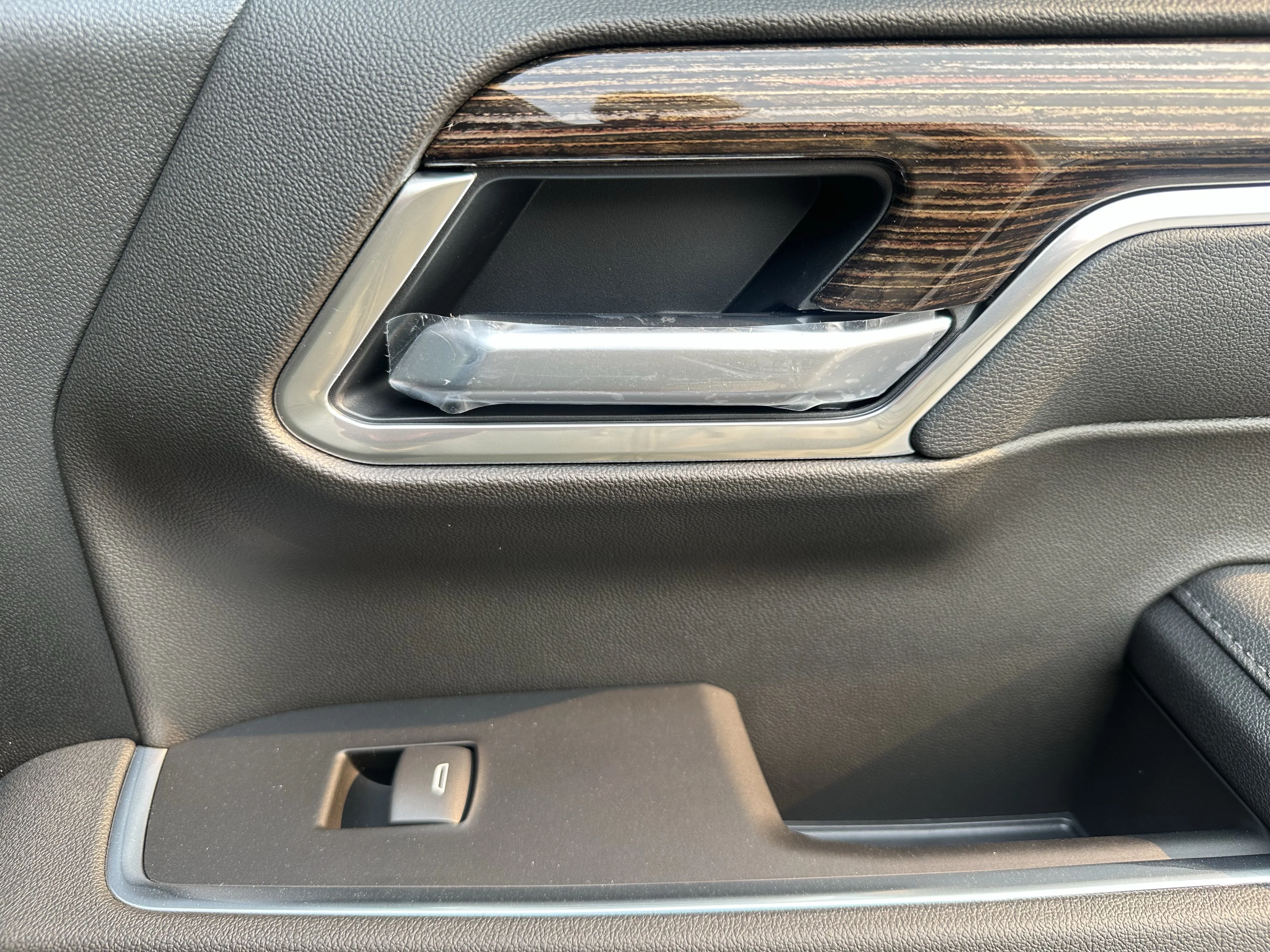 New 2026 Onyx Black GMC Elevation image 21