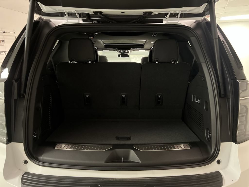 New 2026 Summit White Chevrolet Z71 image 25