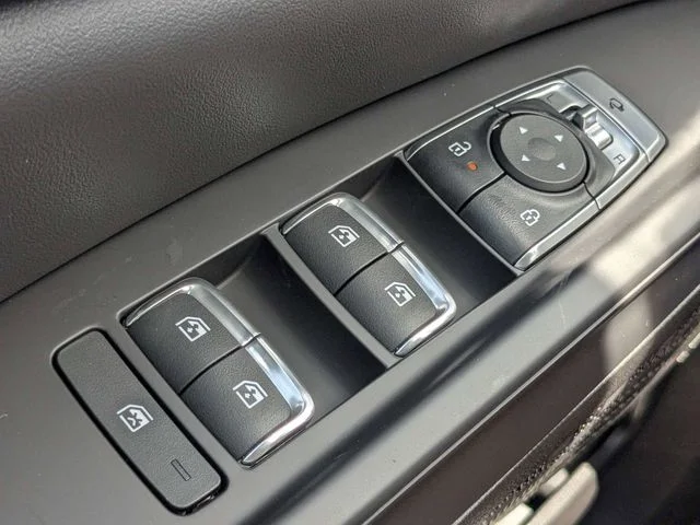 New 2026 Snow White Pearl Kia SX Prestige image 27