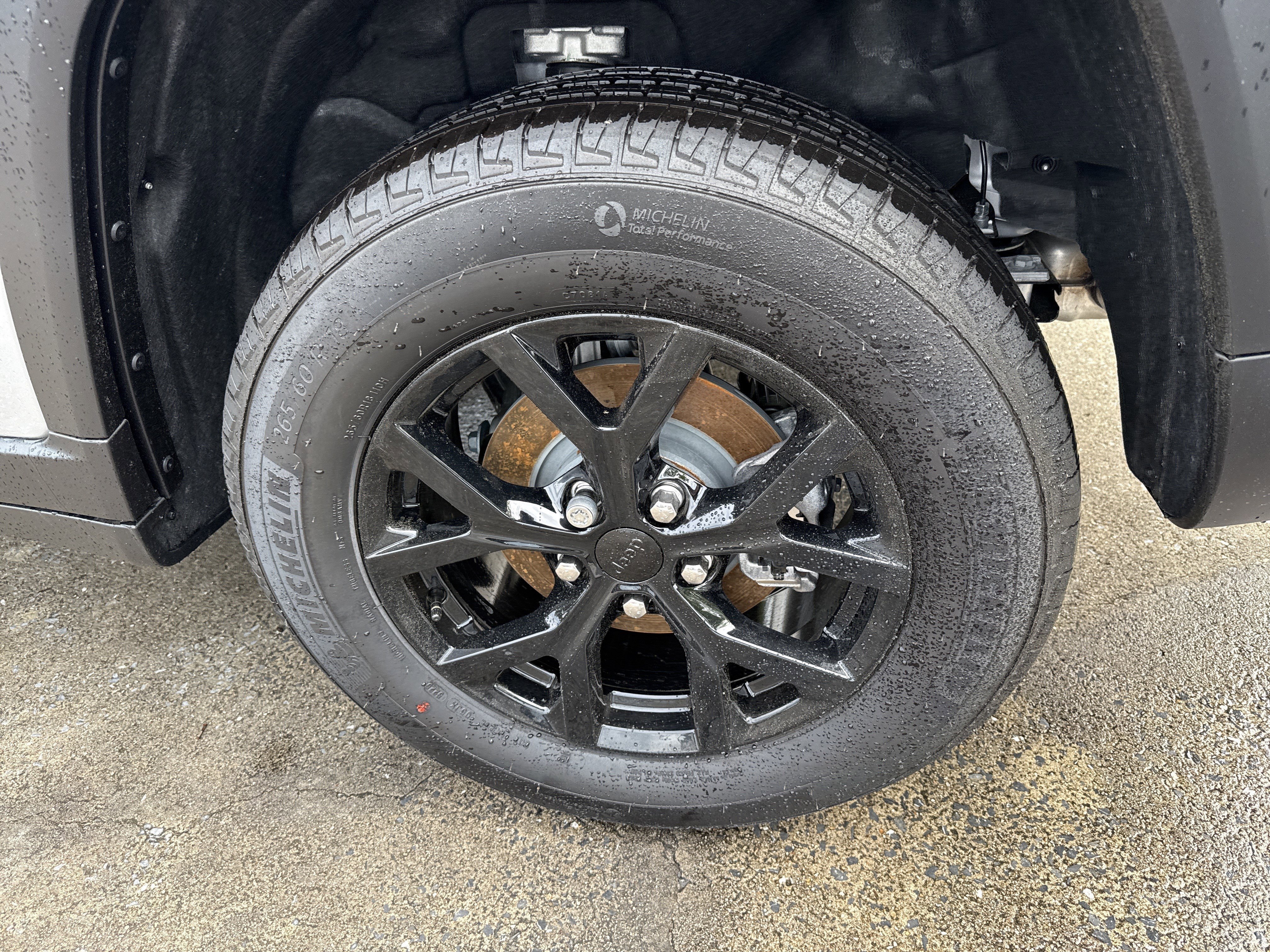 New 2026 Silver Zynith Jeep Laredo Altitude image 19