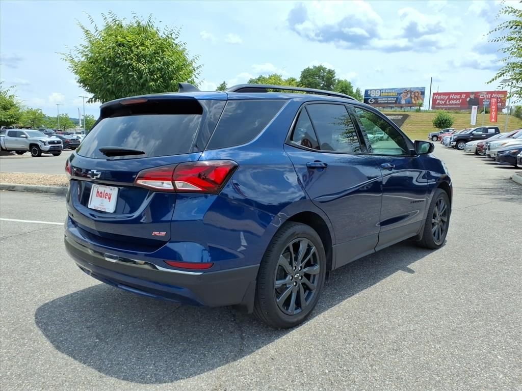 Used 2022 Blue Chevrolet RS image 4