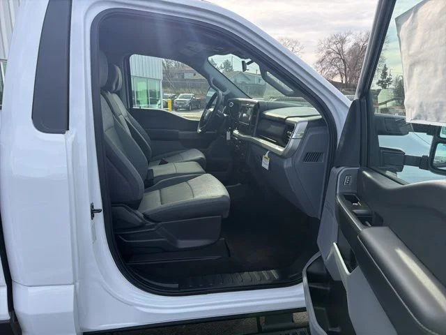2025 Ford F-350 Super Duty XLT - Photo 21
