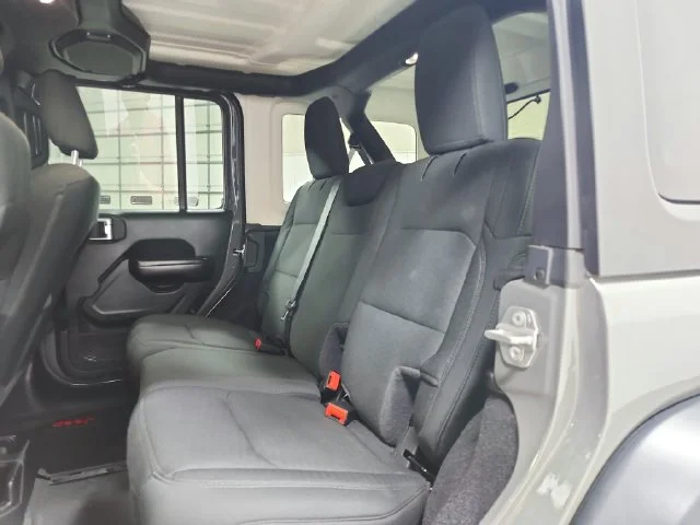 Used 2021 Gray Jeep Unlimited Sport S image 33