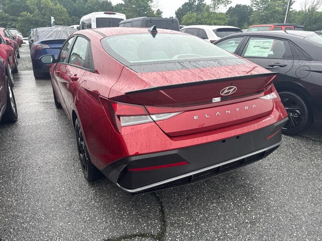 Used 2026 Red Hyundai SEL Sport image 4
