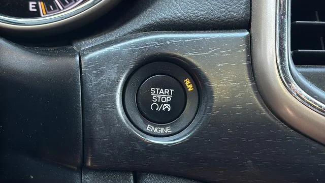 Used 2016 Silver Jeep Laredo image 28