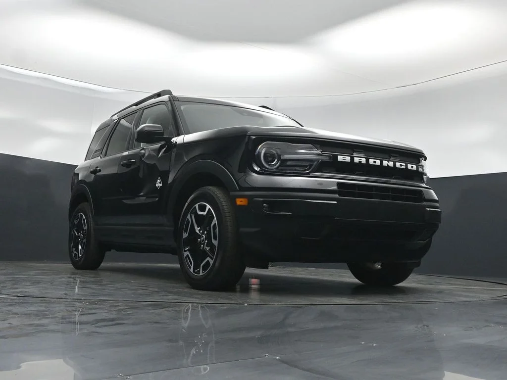 Used 2023 Black Ford Outer Banks image 43