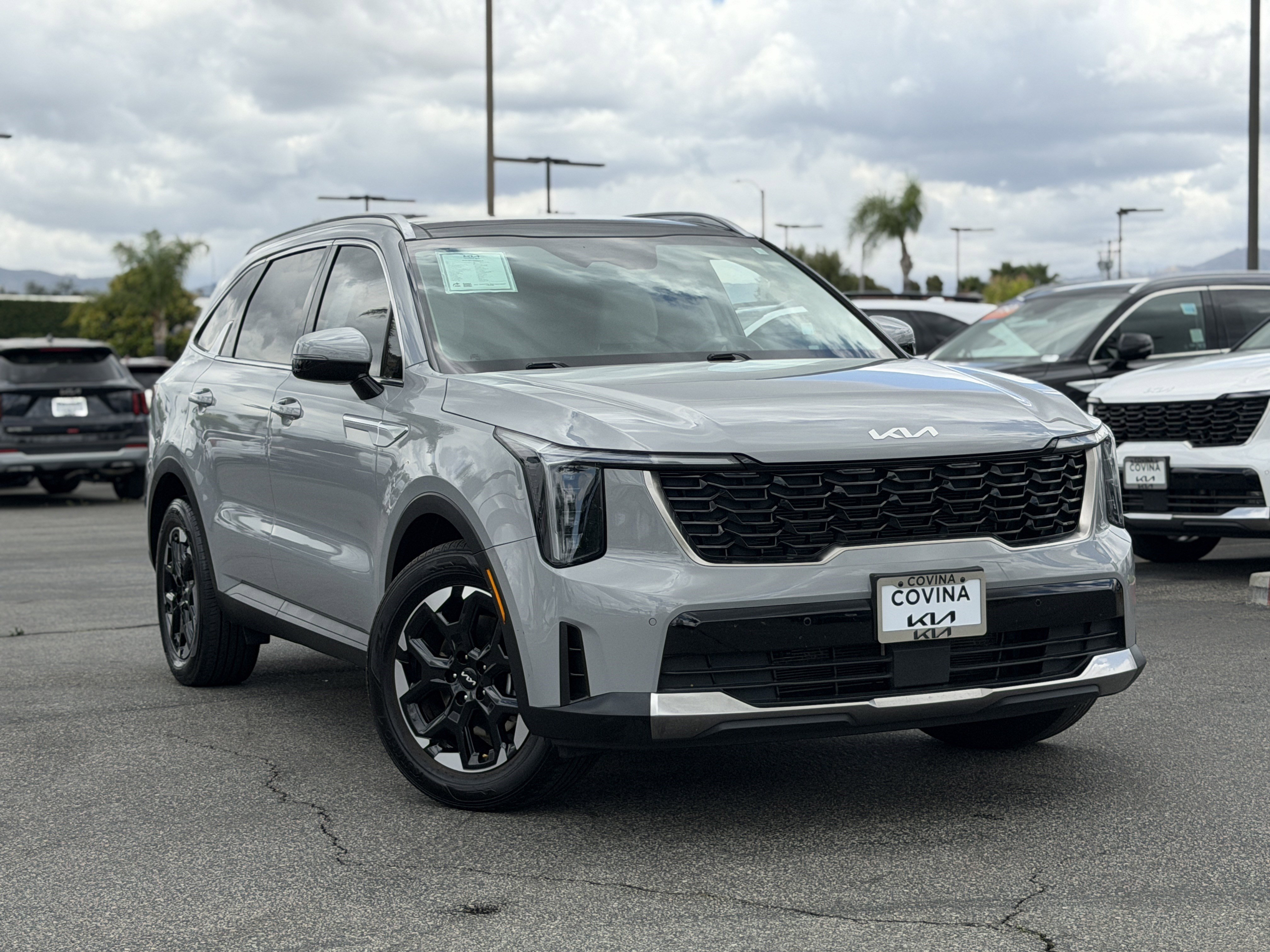 2024 Kia Sorento S AT's photo