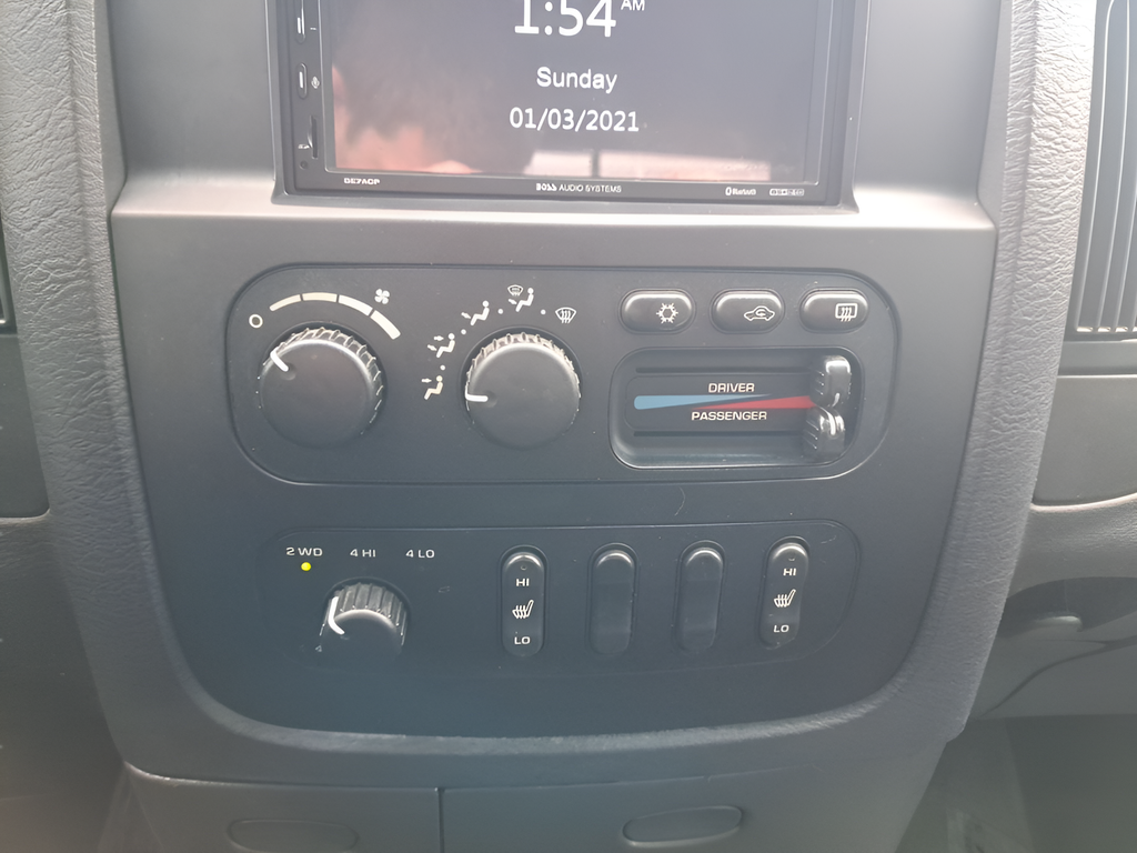 Used 2004 Blue Dodge SLT image 23
