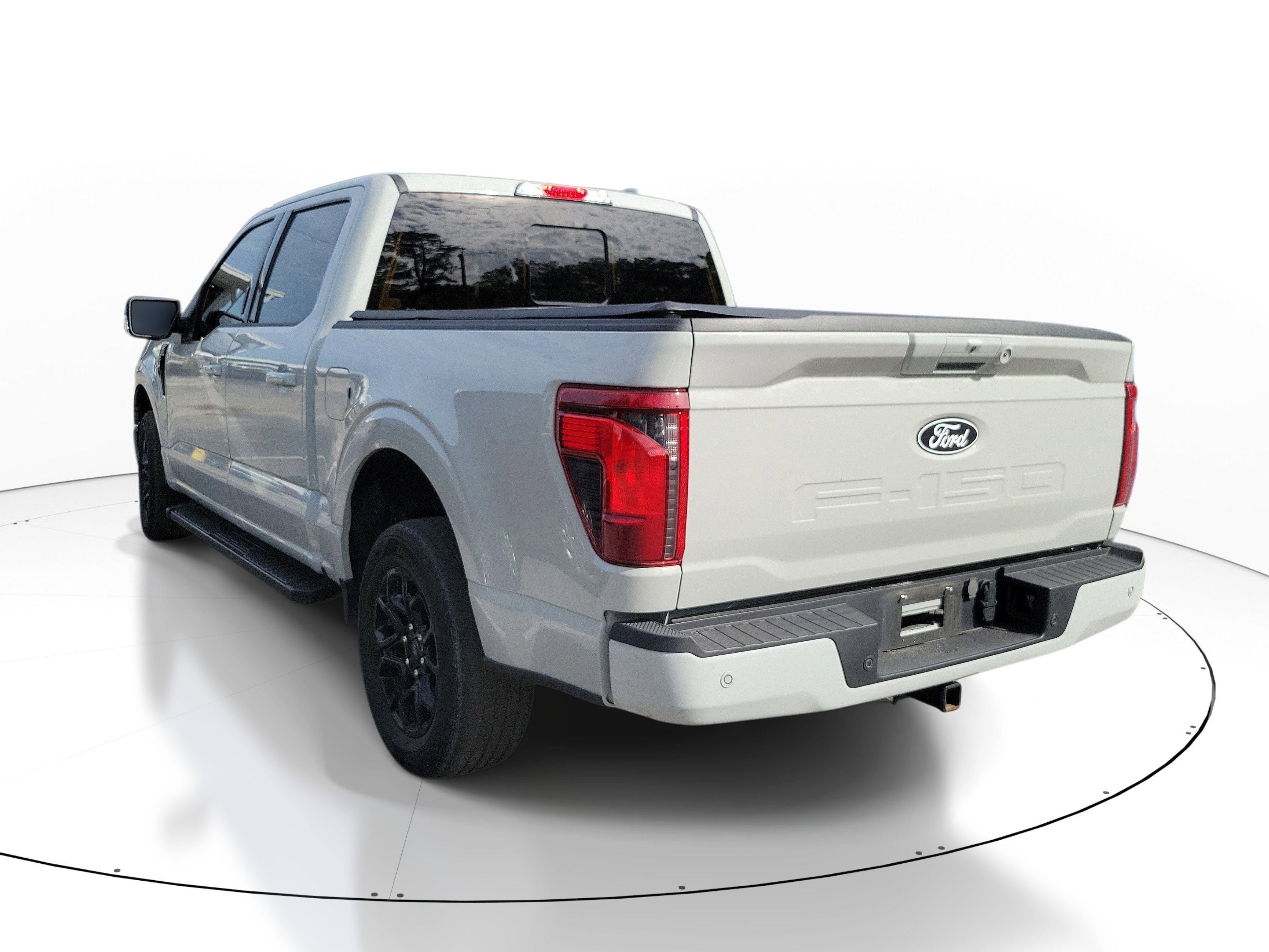 Used 2024 Avalanche Ford XLT image 2