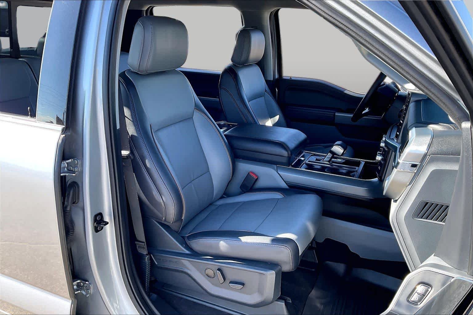 Used 2025 Carbonized Gray Metallic Ford LARIAT image 9