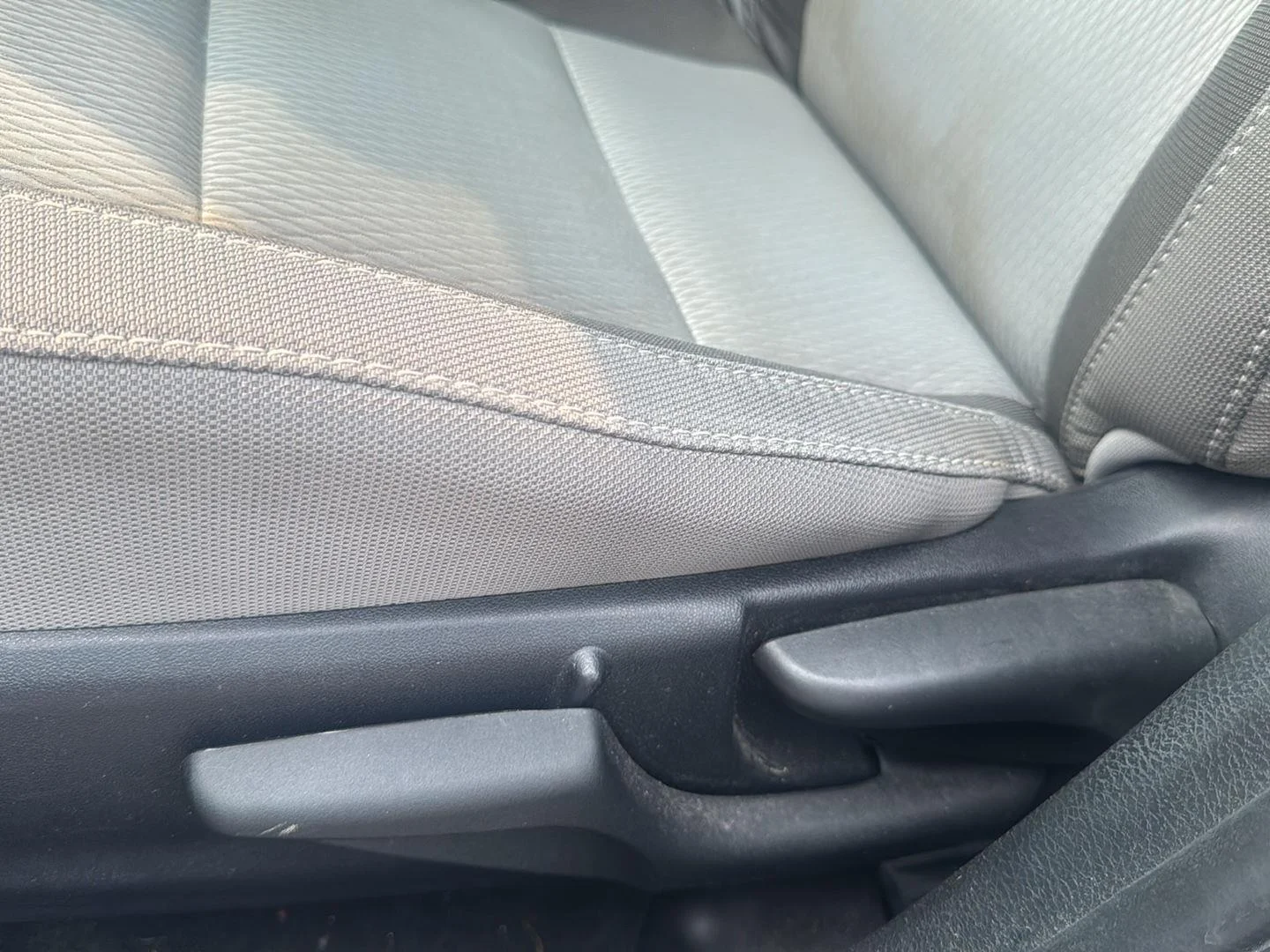 Used 2019 Classic Silver Metallic Toyota LE image 7