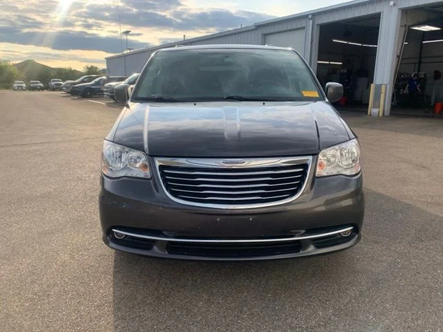 Used 2016 Crystal Metallic Chrysler Touring image 8