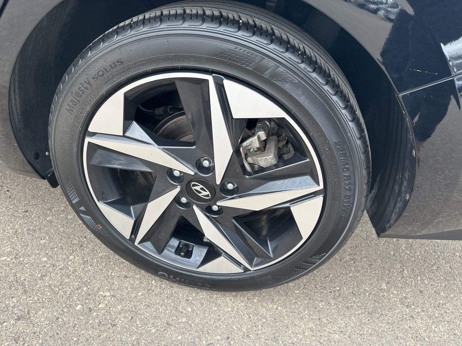 Certified Used 2023 Black Hyundai SEL image 6
