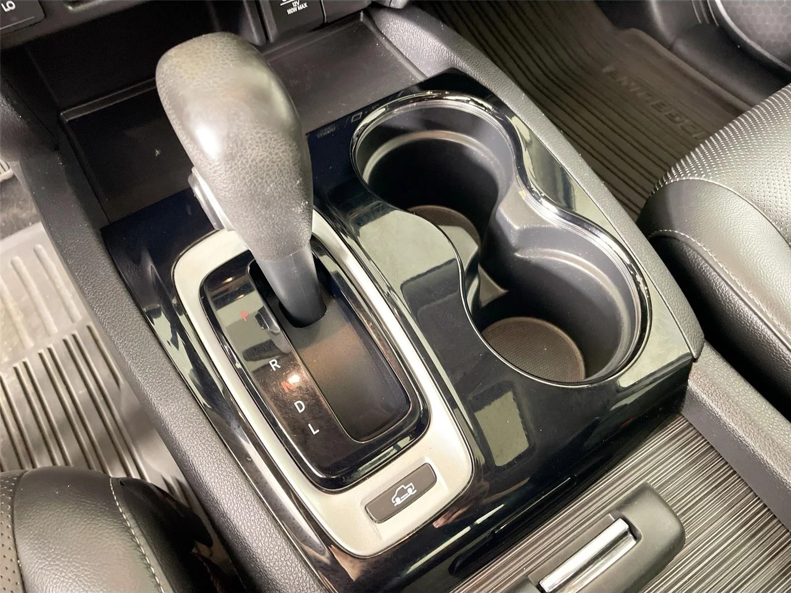 Used 2017 Lunar Silver Metallic Honda RTL-E image 15
