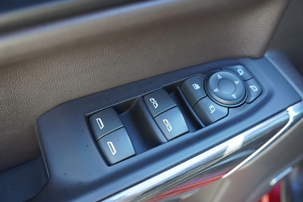 Used 2019 Cajun Red Tintcoat Chevrolet LTZ image 25