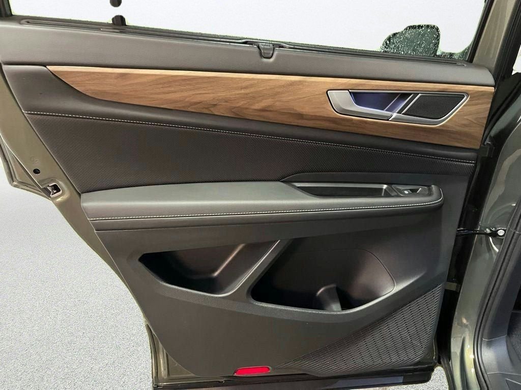 New 2026 Green Volkswagen SE w/Technology image 21