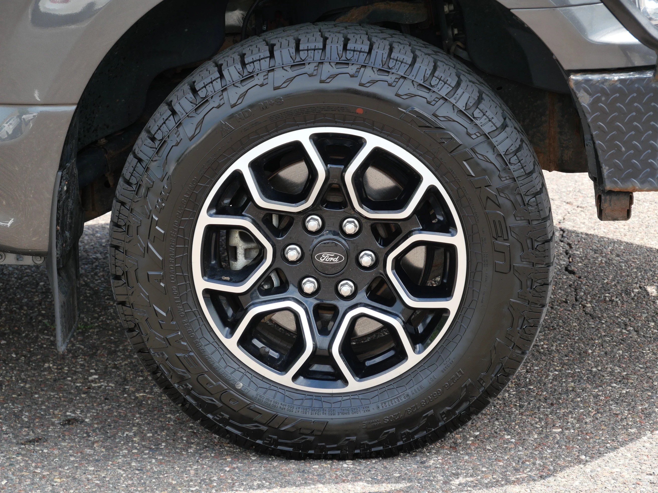 Used 2019 Magnetic Metallic Ford XLT 4WD SuperCab 6.5 Box image 8