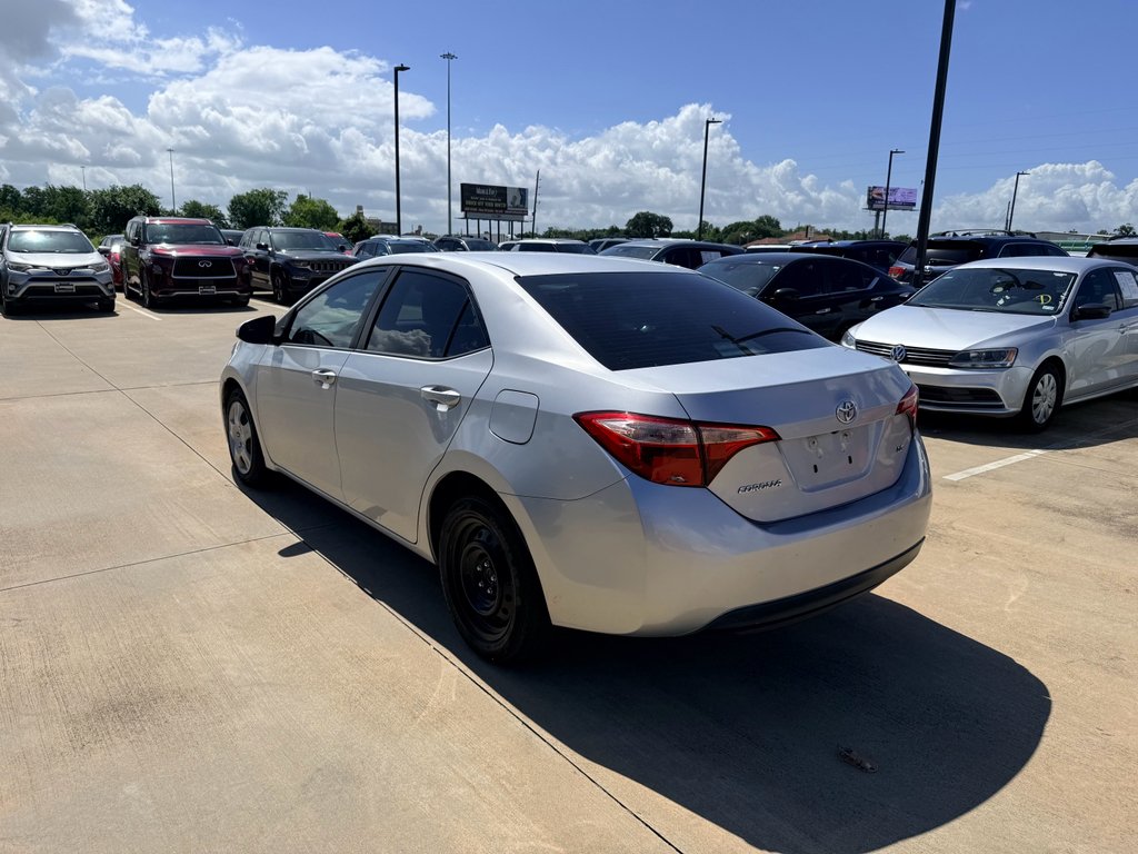 Used 2018 Classic Silver Metallic Toyota LE image 7