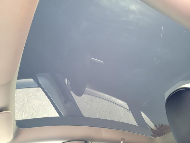 Used 2023  Tesla Performance image 12