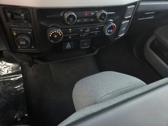 New 2026 Oxford White Ford F-250® XLT image 28