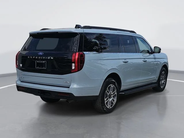 Used 2025 Gray Ford Active image 3