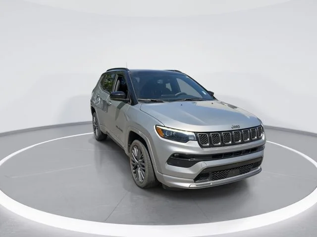 Used 2023 Silver Jeep High Altitude image 2