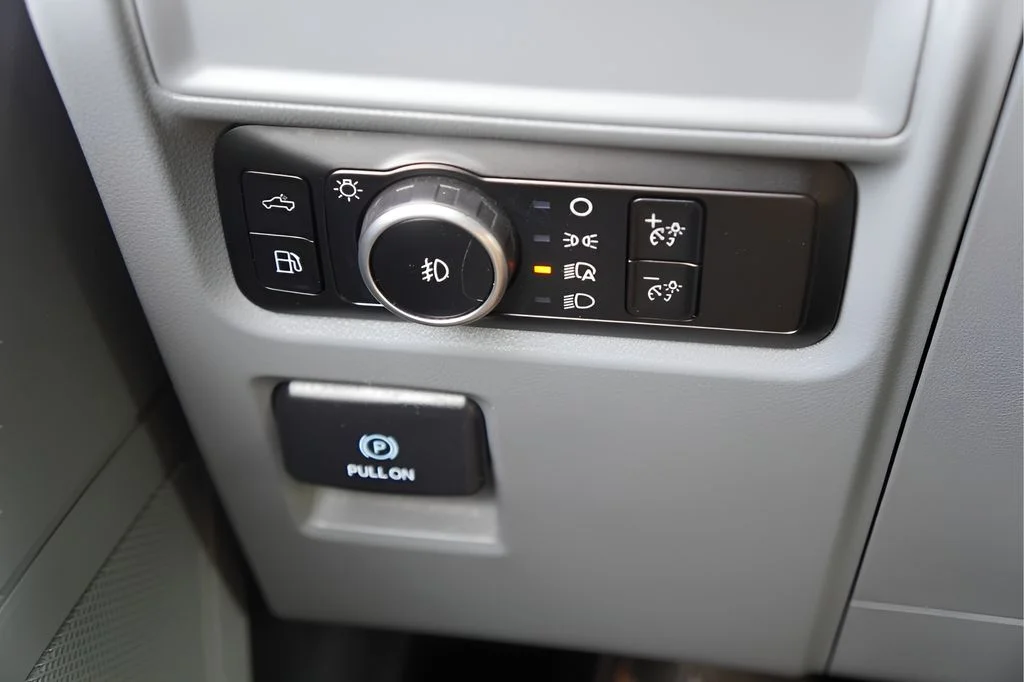 Used 2024 Avalanche Ford XLT image 24