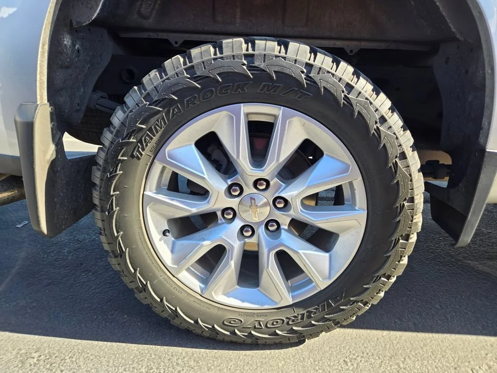 Used 2022 SILVER ICE METALLIC Chevrolet Custom image 3