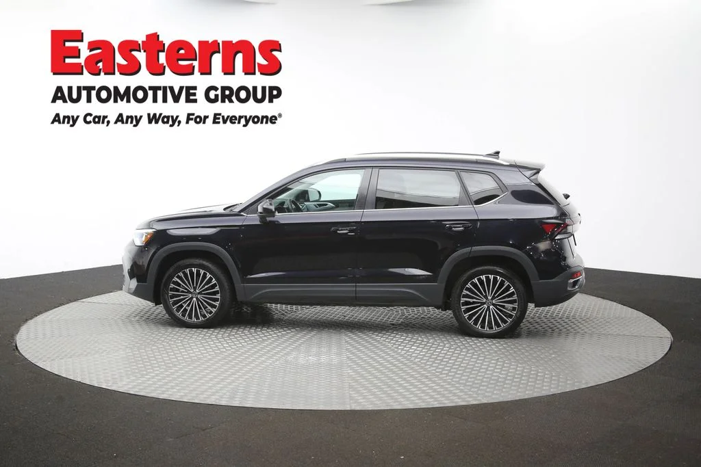 Used 2025 Black Volkswagen 1.5T SE image 59