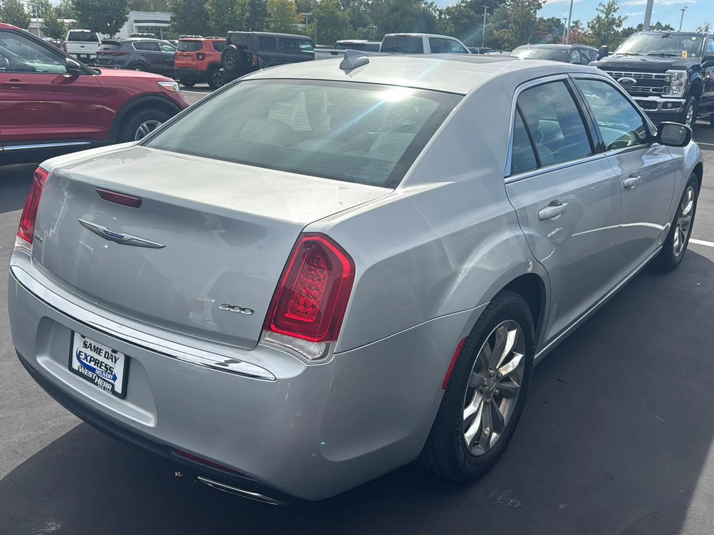Used 2020 Silver Mist Clearcoat Chrysler Touring L image 5
