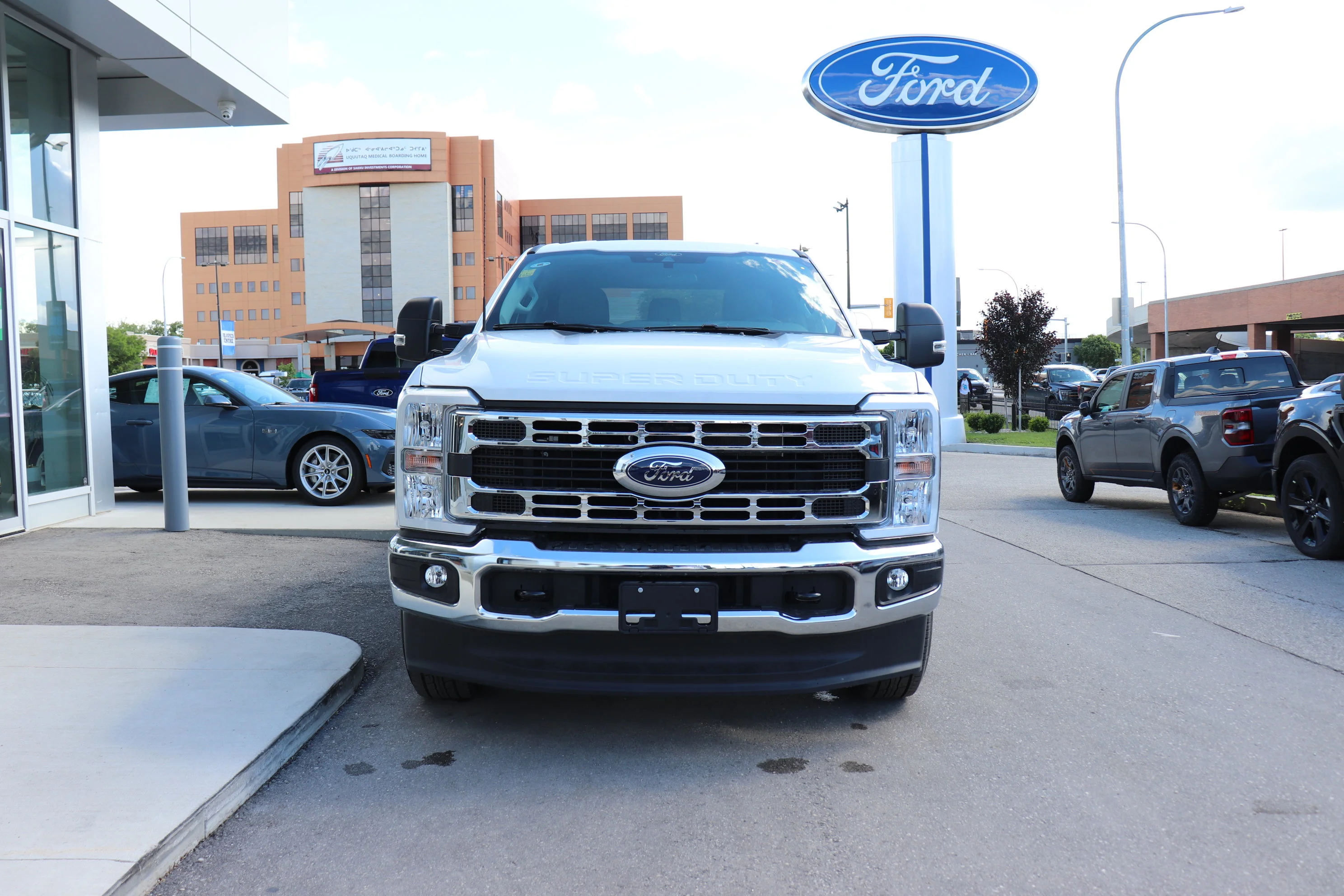 New 2026 OXFORD WHITE Ford XLT image 2
