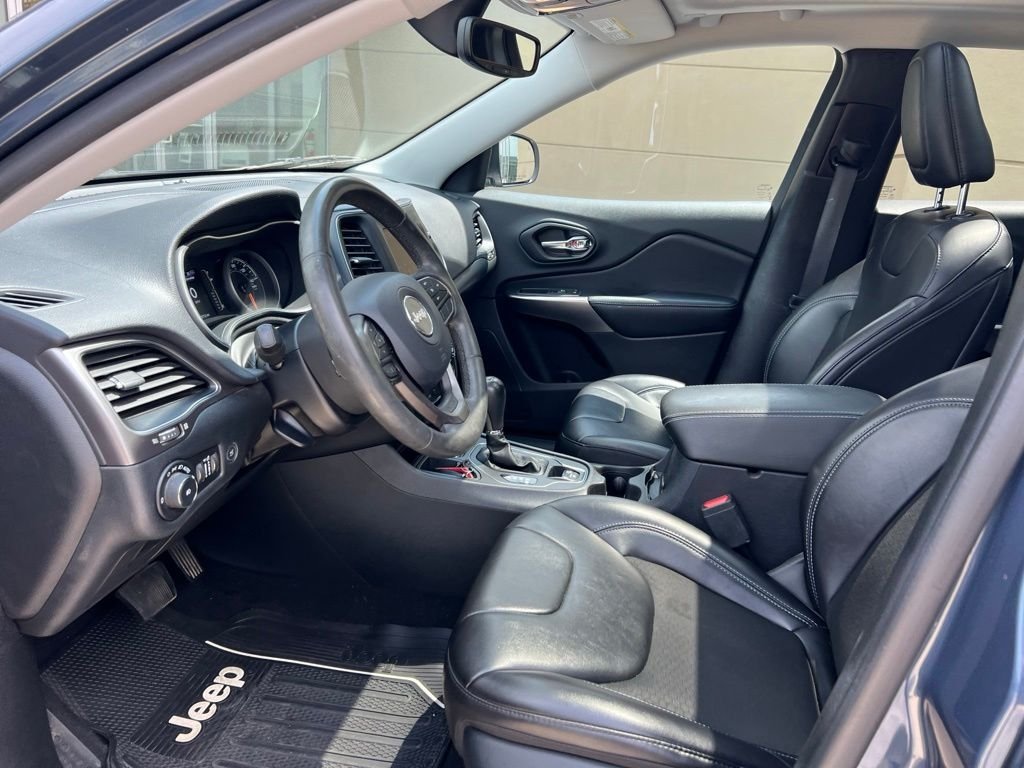 Used 2020 Blue Jeep Latitude Plus image 12
