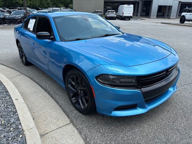 Used 2019 B5 Blue Pearlcoat Dodge SXT image 2