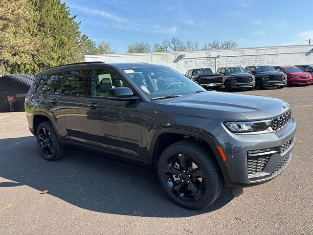New 2026 Baltic Gray Metallic Clear-Coat Exterior Paint Jeep Limited image 2