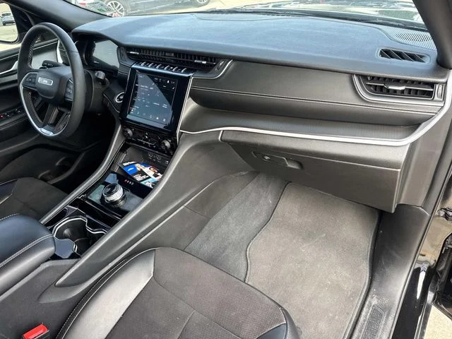 Used 2023 Black Jeep Altitude image 30
