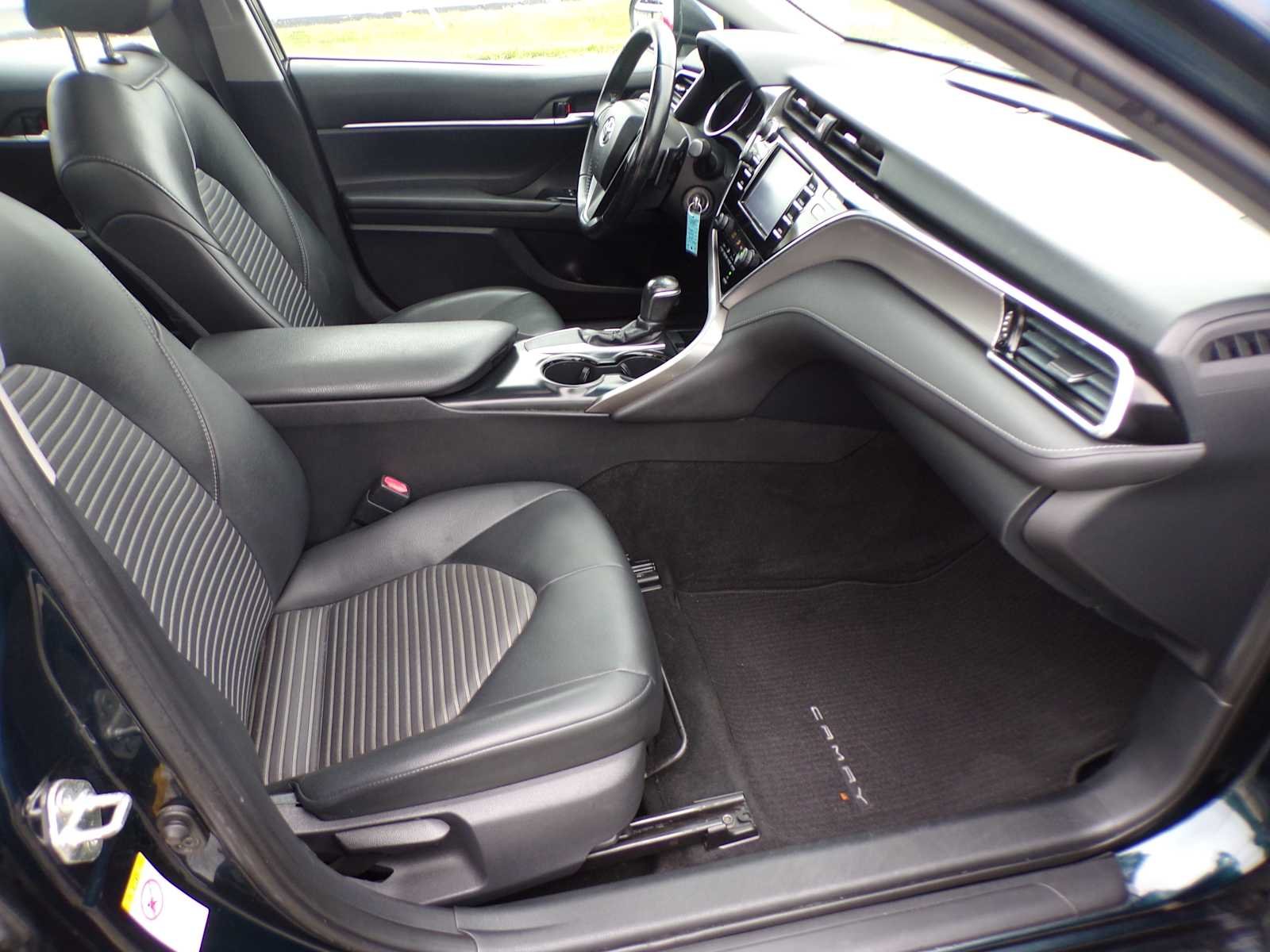 Used 2018 Blue Toyota SE image 17