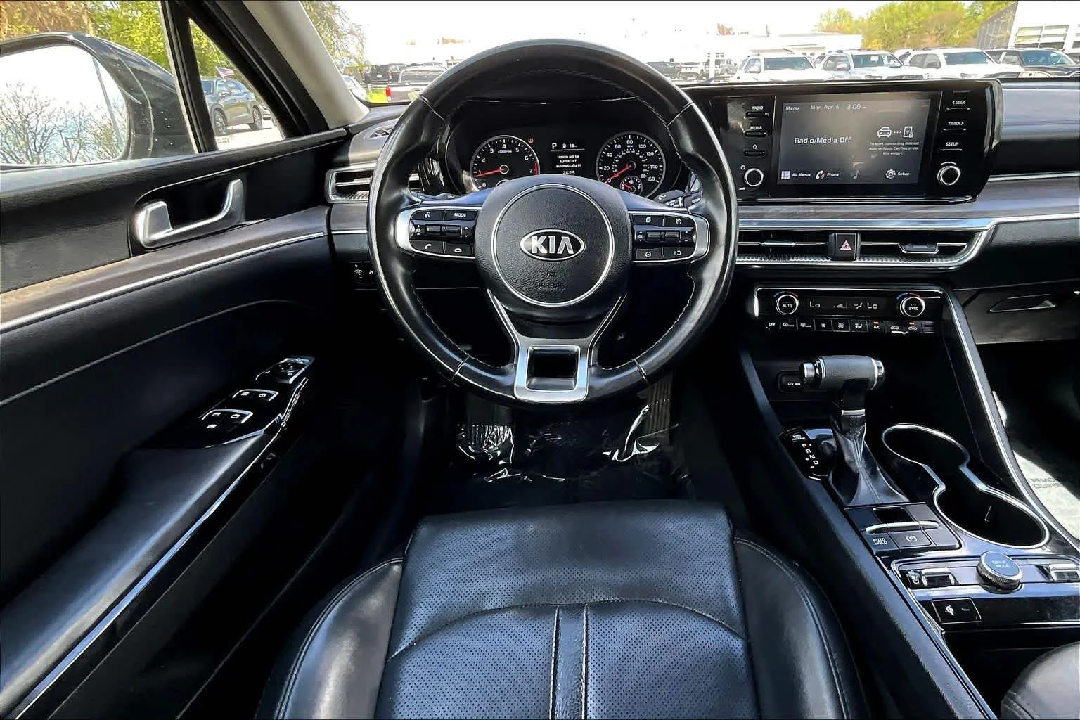 Used 2021 Ebony Black Kia EX image 10