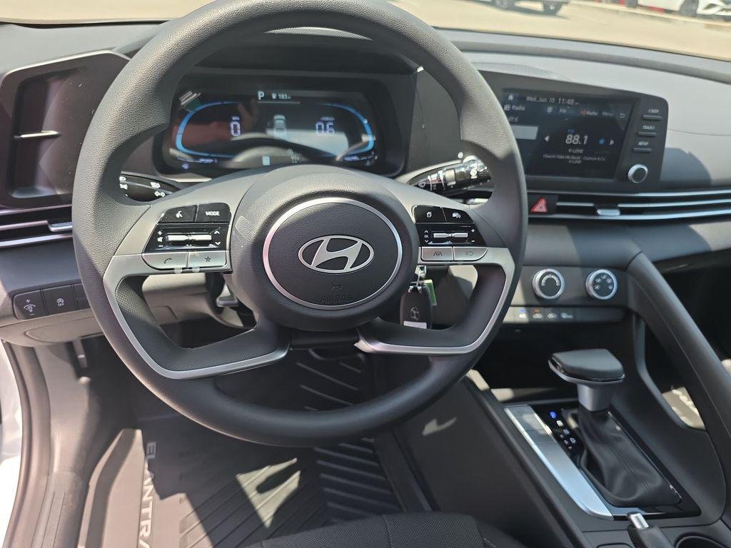 New 2026 White Hyundai SE image 13