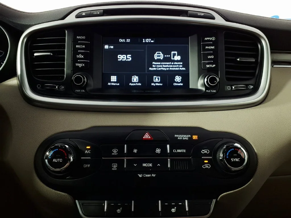 Used 2017 Purple Kia LX image 22