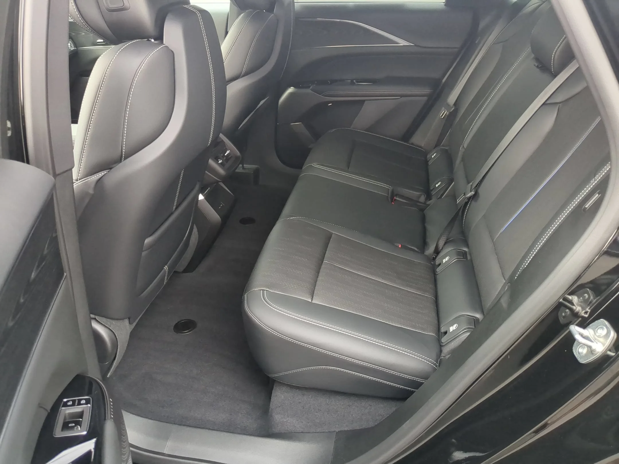 2024 Cadillac LYRIQ Sport 1 - Photo 24