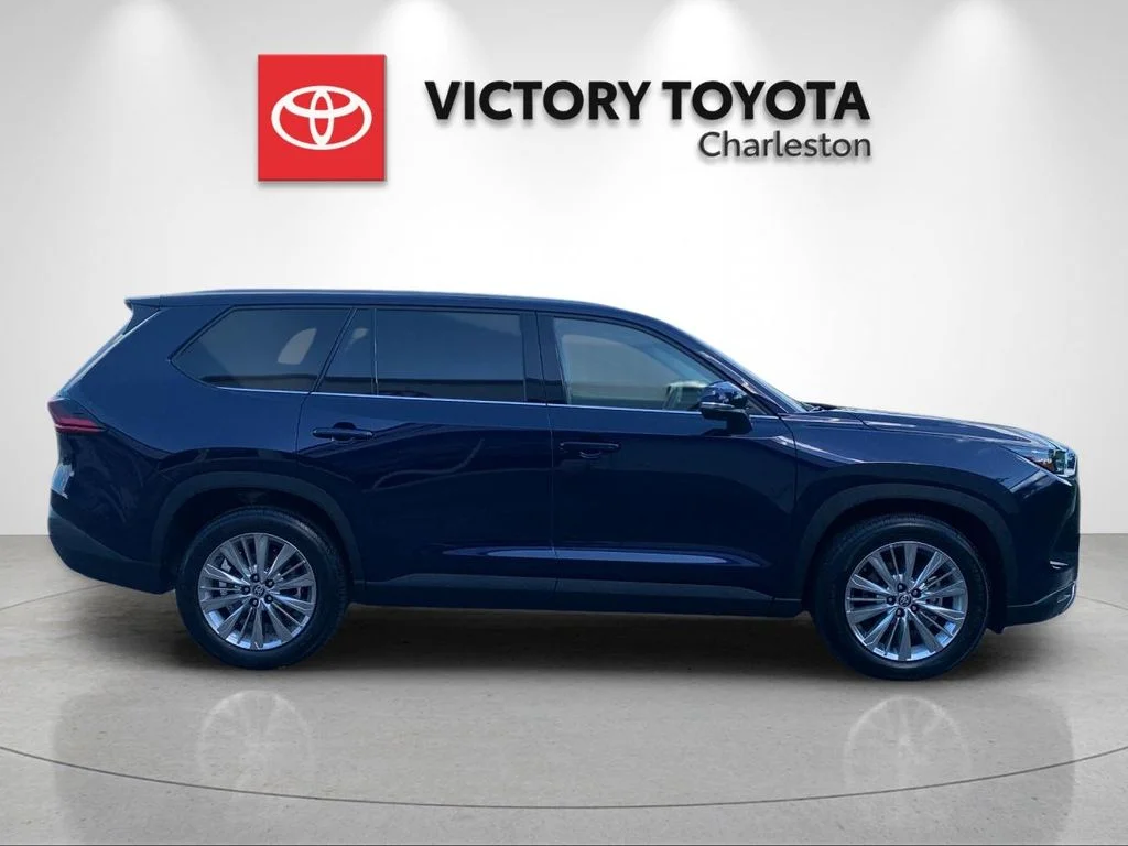 Used 2025  Toyota Platinum image 6