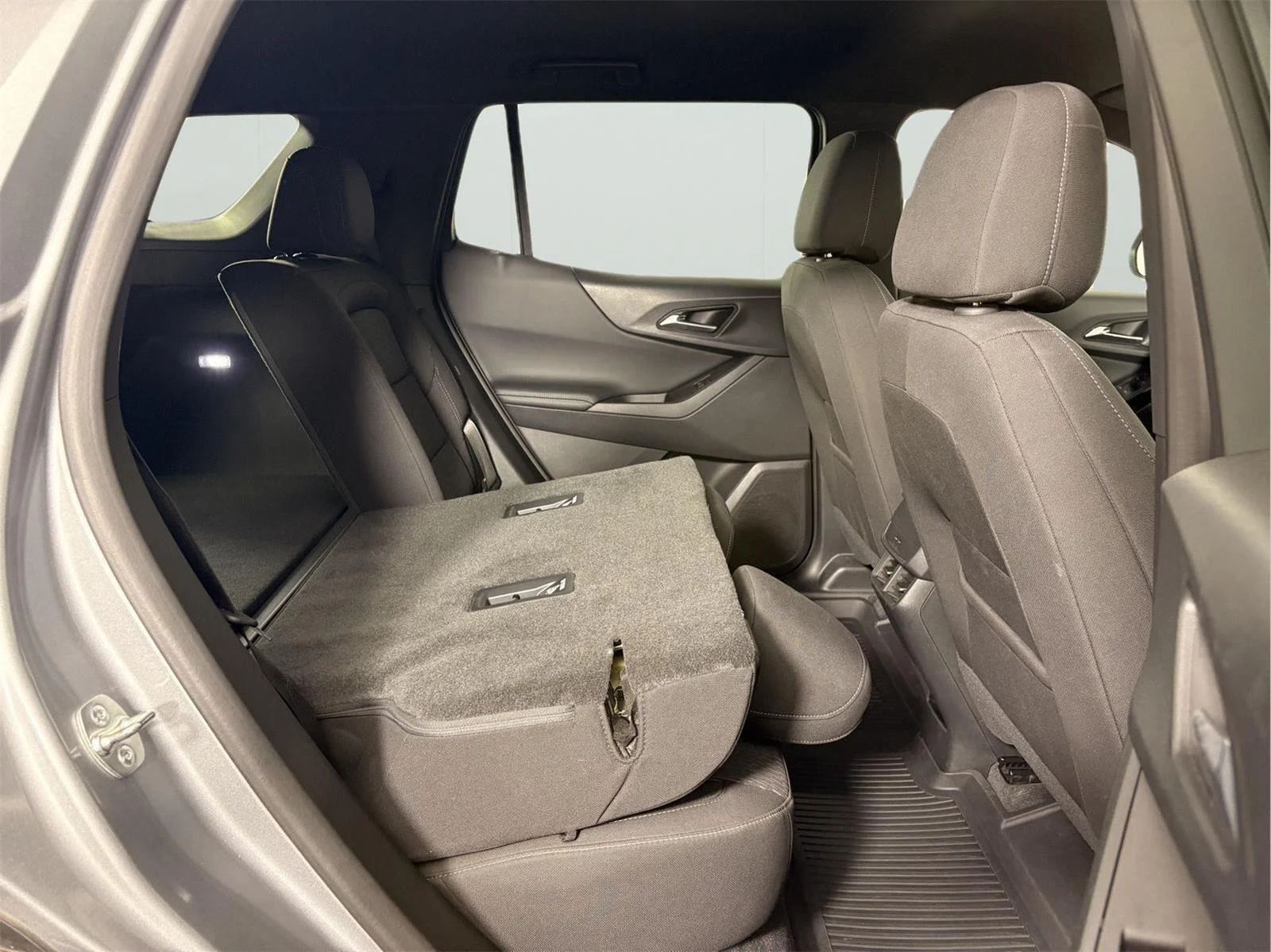 Used 2025 Sterling Gray Metallic Chevrolet LT image 19